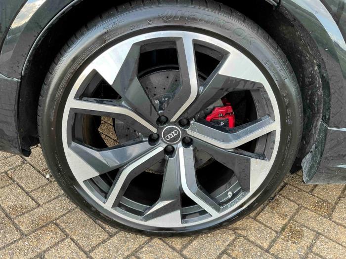 Audi RS Q8 4.0 V8 32V RS TFSI Mild Hybrid Quattro Skrotfordon (2022, ZWART METALLIC ZWART)