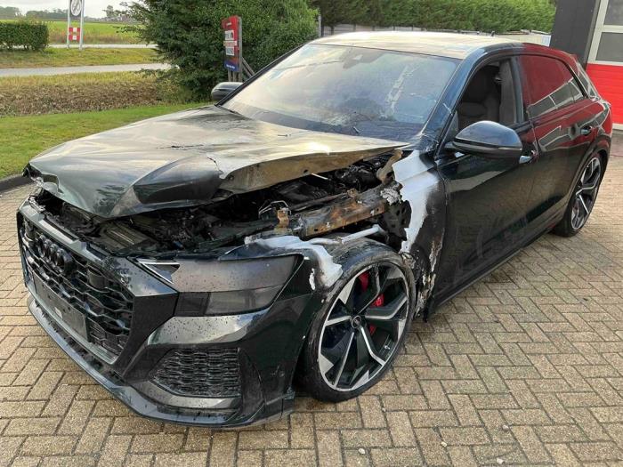 Audi RS Q8 4.0 V8 32V RS TFSI Mild Hybrid Quattro Skrotfordon (2022, ZWART METALLIC ZWART)
