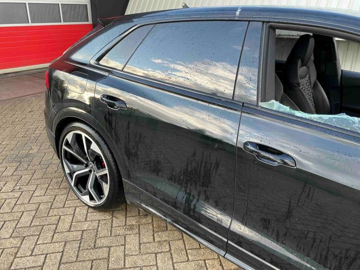 Audi RS Q8 4.0 V8 32V RS TFSI Mild Hybrid Quattro Skrotfordon (2022, ZWART METALLIC ZWART)