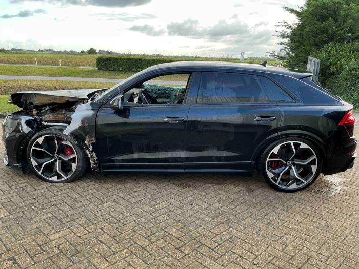 Audi RS Q8 4.0 V8 32V RS TFSI Mild Hybrid Quattro Skrotfordon (2022, ZWART METALLIC ZWART)