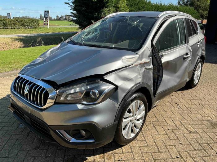 Suzuki SX4 S-Cross 1.0 Booster Jet Turbo 12V Skrotfordon (2018, GRIJS METALLIC GRIJS)