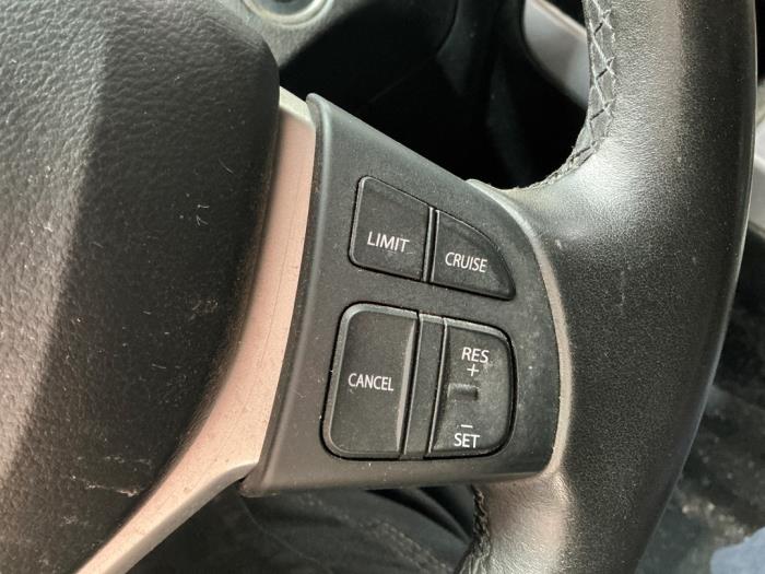 Suzuki SX4 S-Cross 1.0 Booster Jet Turbo 12V Skrotfordon (2018, GRIJS METALLIC GRIJS)