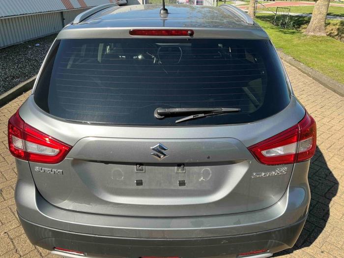 Suzuki SX4 S-Cross 1.0 Booster Jet Turbo 12V Skrotfordon (2018, GRIJS METALLIC GRIJS)