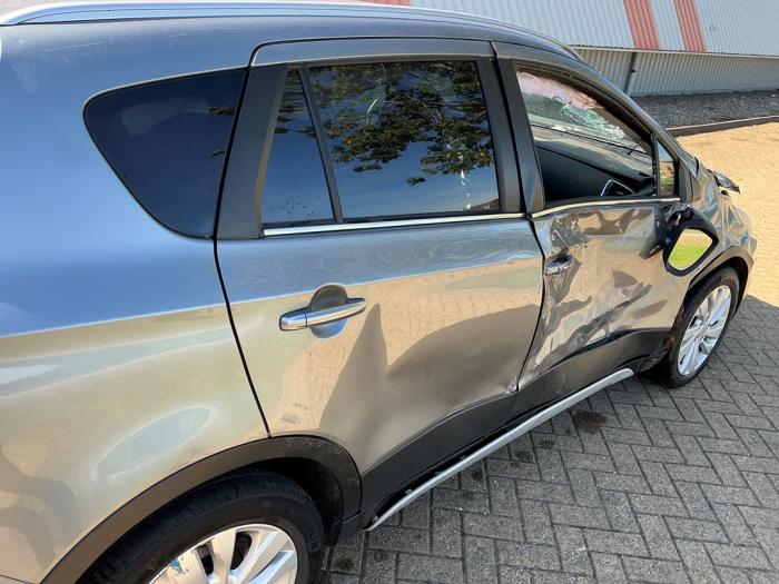 Suzuki SX4 S-Cross 1.0 Booster Jet Turbo 12V Skrotfordon (2018, GRIJS METALLIC GRIJS)