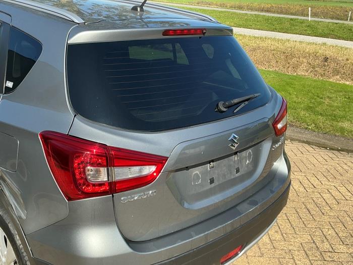 Suzuki SX4 S-Cross 1.0 Booster Jet Turbo 12V Skrotfordon (2018, GRIJS METALLIC GRIJS)