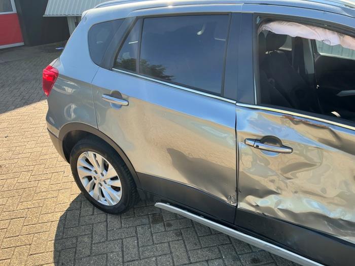 Suzuki SX4 S-Cross 1.0 Booster Jet Turbo 12V Skrotfordon (2018, GRIJS METALLIC GRIJS)