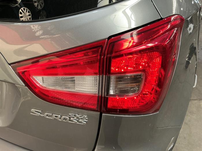 Suzuki SX4 S-Cross 1.0 Booster Jet Turbo 12V Skrotfordon (2018, GRIJS METALLIC GRIJS)