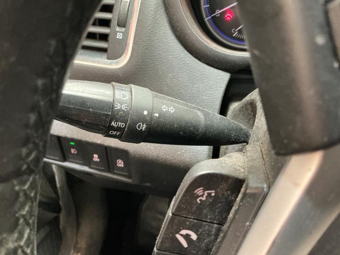 Suzuki SX4 S-Cross 1.0 Booster Jet Turbo 12V Skrotfordon (2018, GRIJS METALLIC GRIJS)