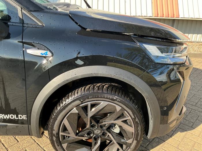 Renault Captur II 1.6 E-Tech 145 Sloopvoertuig (2025, Metallic, Zwart)