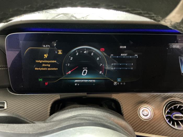 Mercedes AMG GT 4-door coupe 4.0 63 S V8 Turbo 4-Matic+ Skrotfordon (2020, ZWART)