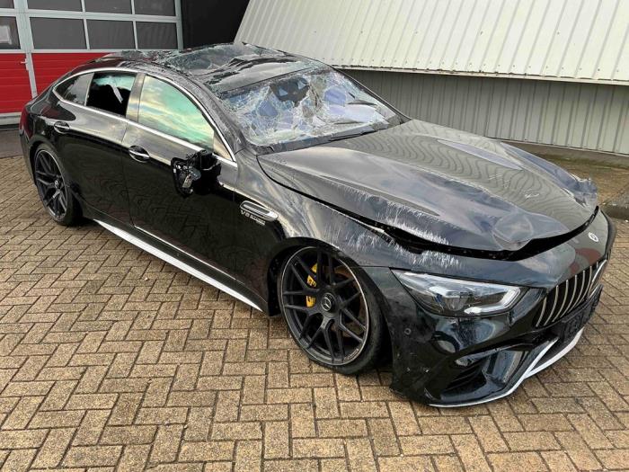 Mercedes AMG GT 4-door coupe 4.0 63 S V8 Turbo 4-Matic+ Skrotfordon (2020, ZWART)