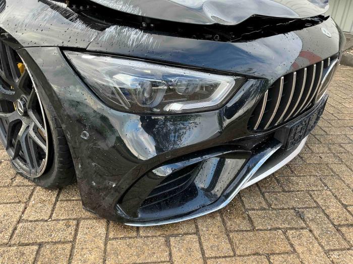 Mercedes AMG GT 4-door coupe 4.0 63 S V8 Turbo 4-Matic+ Skrotfordon (2020, ZWART)