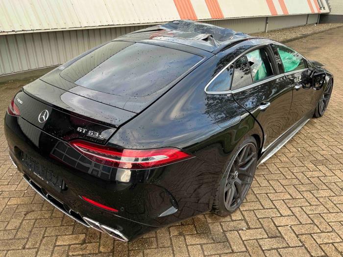 Mercedes AMG GT 4-door coupe 4.0 63 S V8 Turbo 4-Matic+ Skrotfordon (2020, ZWART)