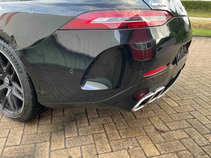 Mercedes AMG GT 4-door coupe 4.0 63 S V8 Turbo 4-Matic+ Skrotfordon (2020, ZWART)