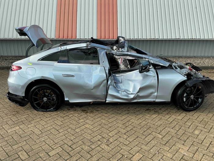 Mercedes EQE 300 89/90 kWh Sloopvoertuig (2023, Grijs)