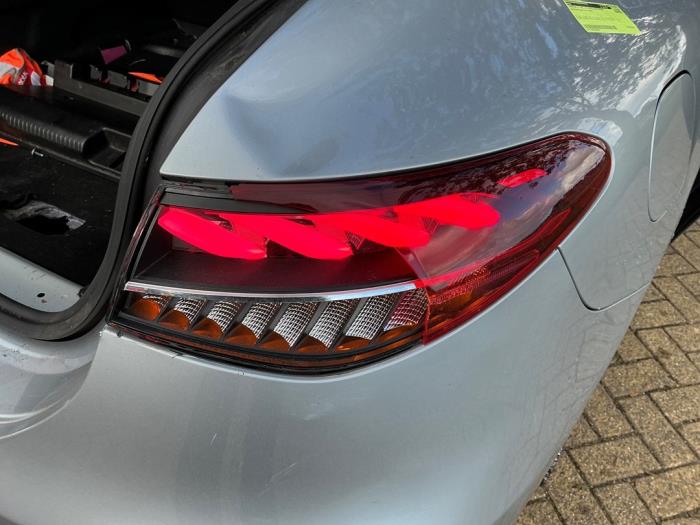 Mercedes EQE 300 89/90 kWh Sloopvoertuig (2023, Grijs)