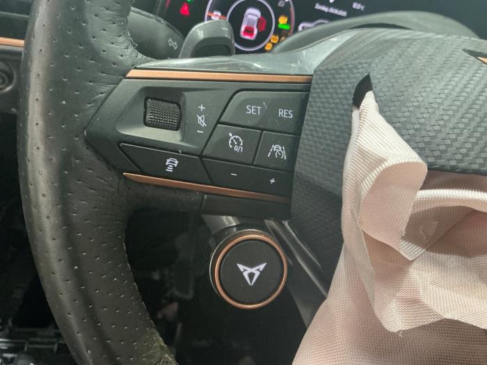 Cupra Formentor 1.4 e-Hybrid VZ 16V Skrotfordon (2021, WIT)