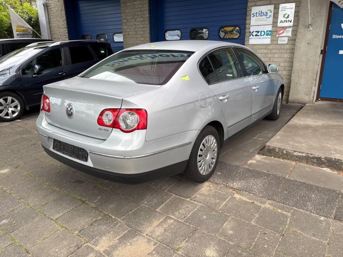 Volkswagen Passat 2.0 TDI 140 Samochód złomowany (2007, Szary)
