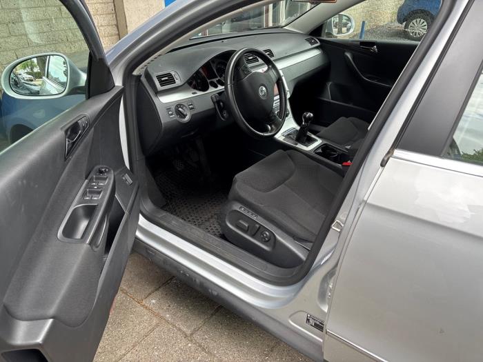 Volkswagen Passat 2.0 TDI 140 Samochód złomowany (2007, Szary)