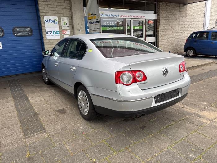 Volkswagen Passat 2.0 TDI 140 Samochód złomowany (2007, Szary)