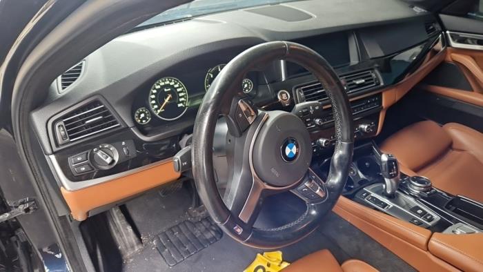 BMW 5 serie 520d 16V Sloopvoertuig (2015, Zwart)