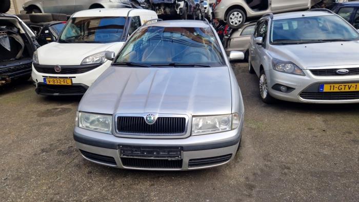 Skoda Octavia Samochód złomowany (2004, Szary)