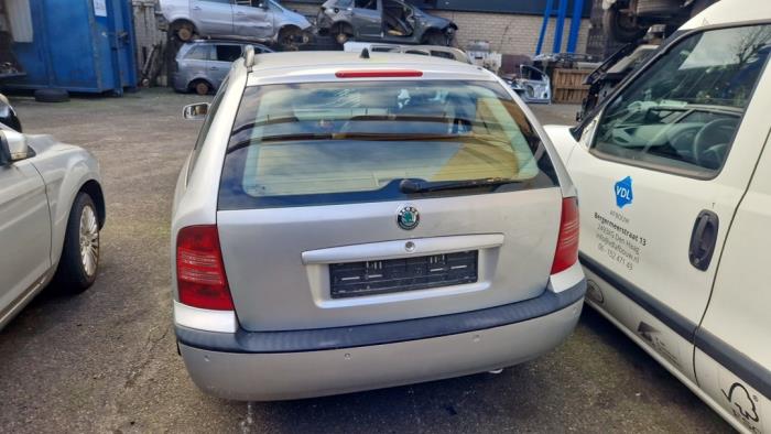 Skoda Octavia Samochód złomowany (2004, Szary)