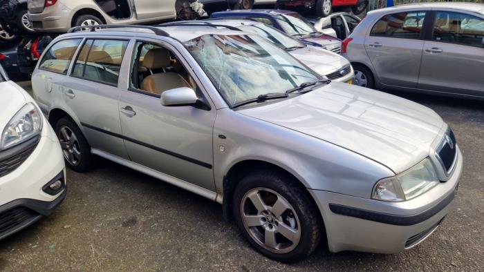 Skoda Octavia Samochód złomowany (2004, Szary)