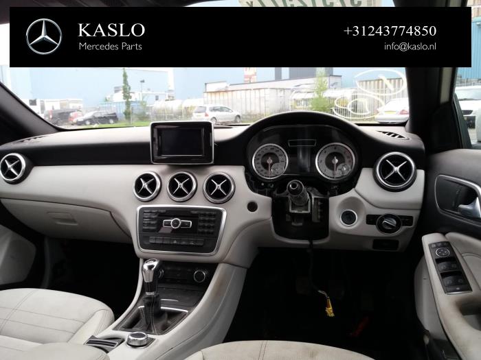 Mercedes A 1.5 A-180 CDI, A-180d 16V Skrotfordon (2014, WIT)