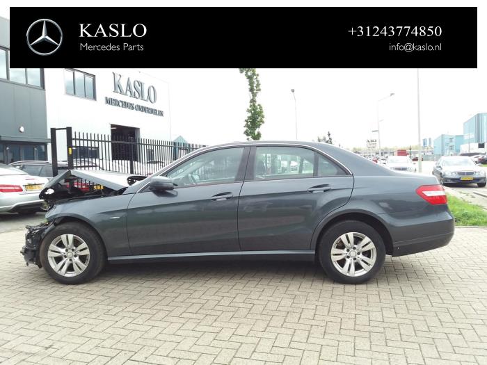 Mercedes E E-220 CDI 16V BlueEfficiency Skrotfordon (2010, METALLIC GRIJS)