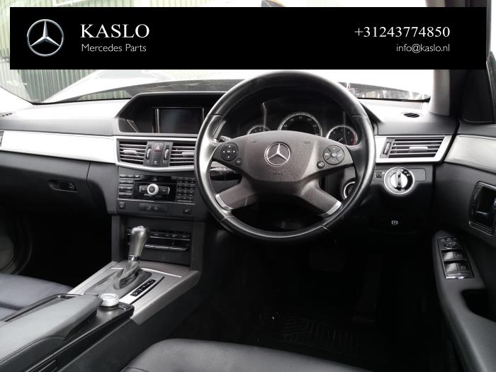 Mercedes E E-220 CDI 16V BlueEfficiency Skrotfordon (2010, METALLIC GRIJS)