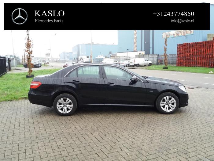 Mercedes E E-220 CDI 16V BlueEfficiency,BlueTEC Sloopvoertuig (2010, Metallic, Zwart)