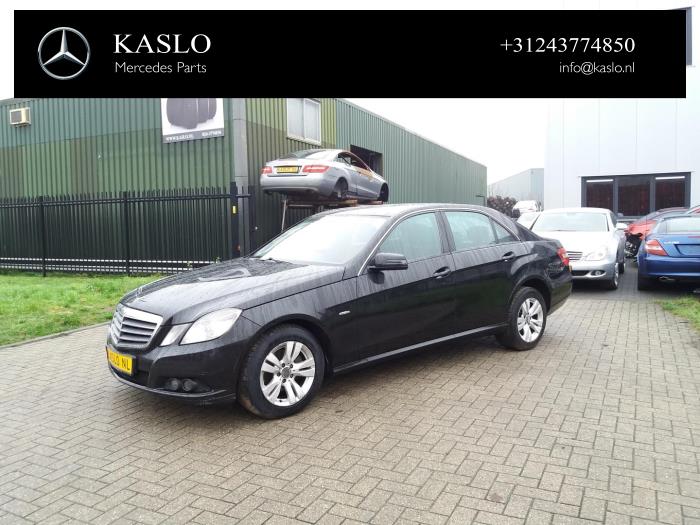 Mercedes E E-220 CDI 16V BlueEfficiency,BlueTEC Sloopvoertuig (2010, Metallic, Zwart)