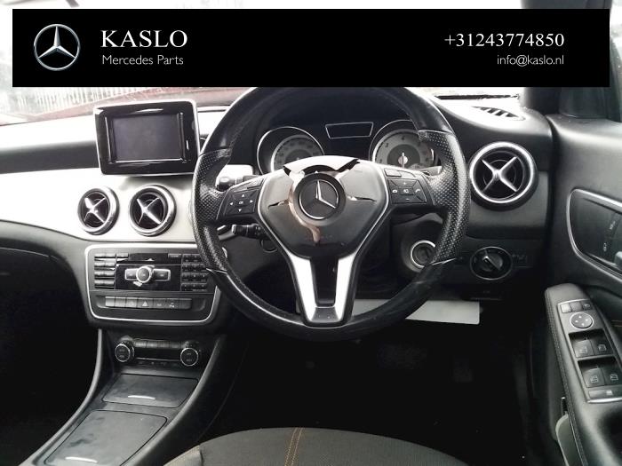 Mercedes CLA 2.2 CLA-220 CDI, 220 d 16V Skrotfordon (2014, METALLIC ROOD)