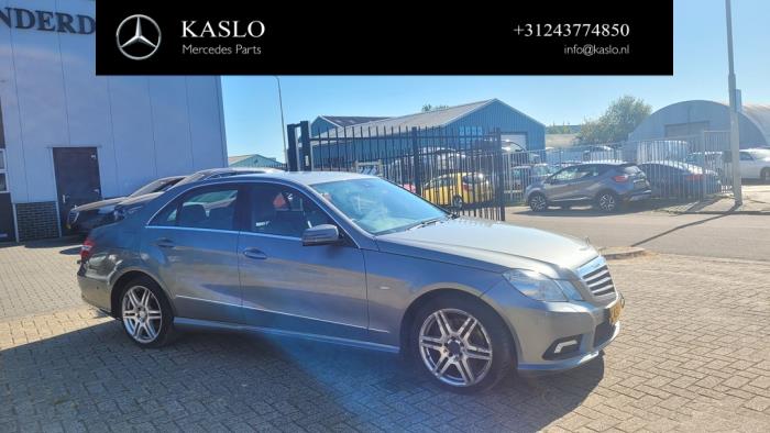 Mercedes E E-200 CDI 16V BlueEfficiency,BlueTEC Samochód złomowany (2011, Metalik, Srebrnoszary)