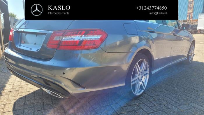 Mercedes E E-200 CDI 16V BlueEfficiency,BlueTEC Samochód złomowany (2011, Metalik, Srebrnoszary)