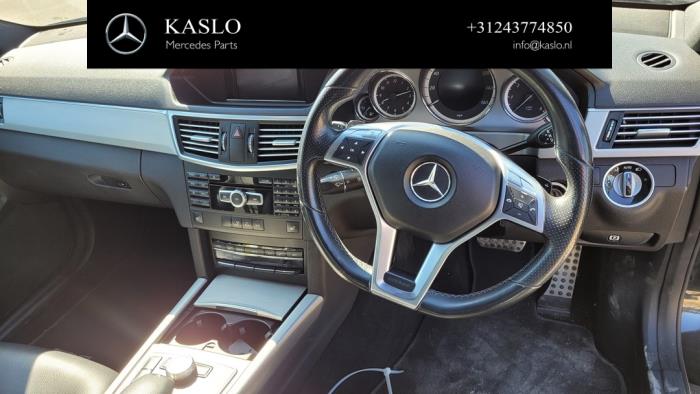 Mercedes E E-200 CDI 16V BlueEfficiency,BlueTEC Samochód złomowany (2012, Metalik, Czarny)