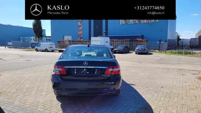 Mercedes E E-200 CDI 16V BlueEfficiency,BlueTEC Samochód złomowany (2012, Metalik, Czarny)