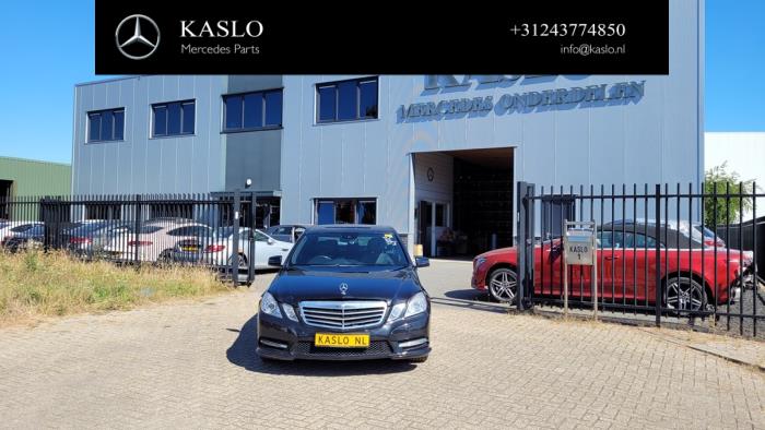 Mercedes E E-200 CDI 16V BlueEfficiency,BlueTEC Samochód złomowany (2012, Metalik, Czarny)