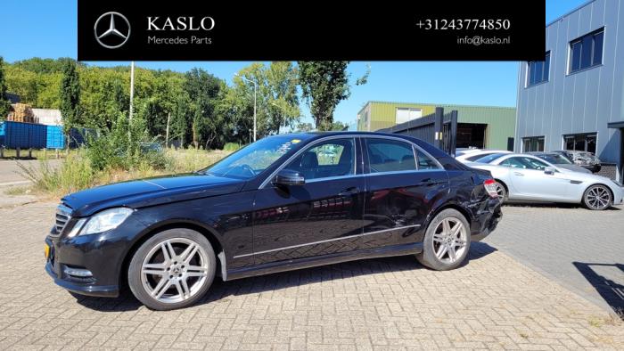 Mercedes E E-200 CDI 16V BlueEfficiency,BlueTEC Samochód złomowany (2012, Metalik, Czarny)