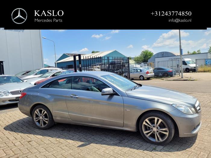 Mercedes E E-220 CDI 16V BlueEfficiency Samochód złomowany (2012, Metalik, Srebrny)