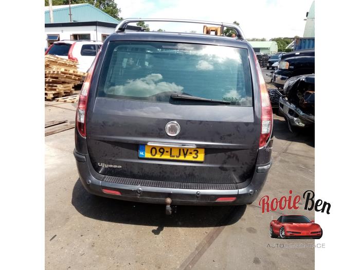 Fiat Ulysse 2.2 JTD 16V Samochód złomowany (2008, Szary)