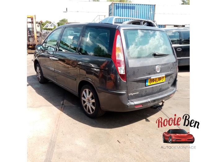 Fiat Ulysse 2.2 JTD 16V Samochód złomowany (2008, Szary)