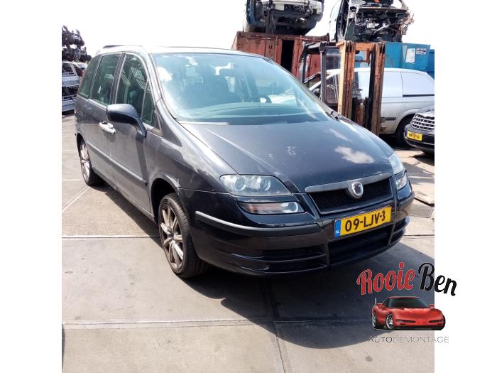 Fiat Ulysse 2.2 JTD 16V Samochód złomowany (2008, Szary)
