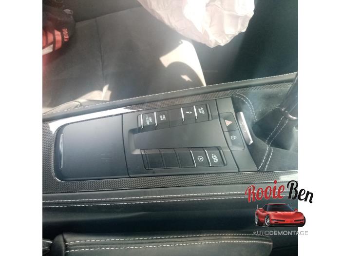 Porsche 718 Cayman 4.0 GT4 Skrotfordon (2020, GRIJS)