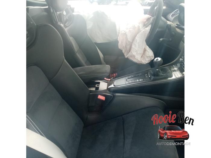 Porsche 718 Cayman 4.0 GT4 Skrotfordon (2020, GRIJS)