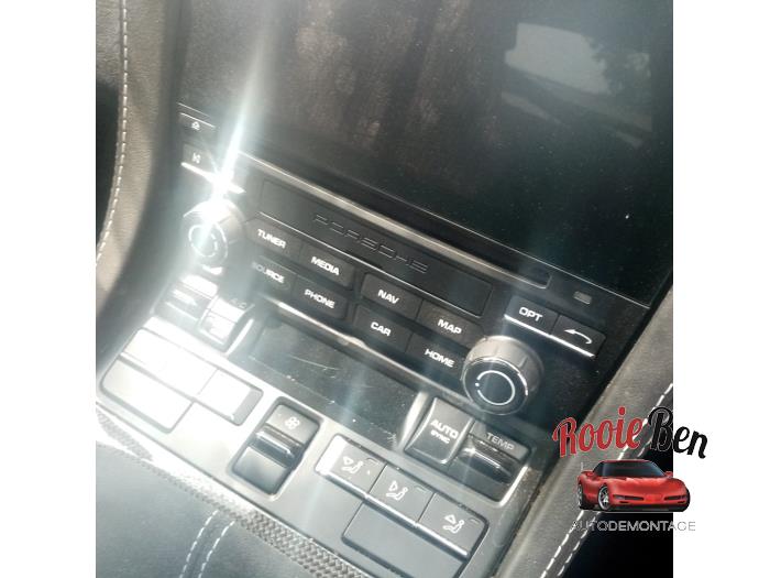 Porsche 718 Cayman 4.0 GT4 Skrotfordon (2020, GRIJS)