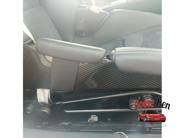 Porsche 718 Cayman 4.0 GT4 Skrotfordon (2020, GRIJS)