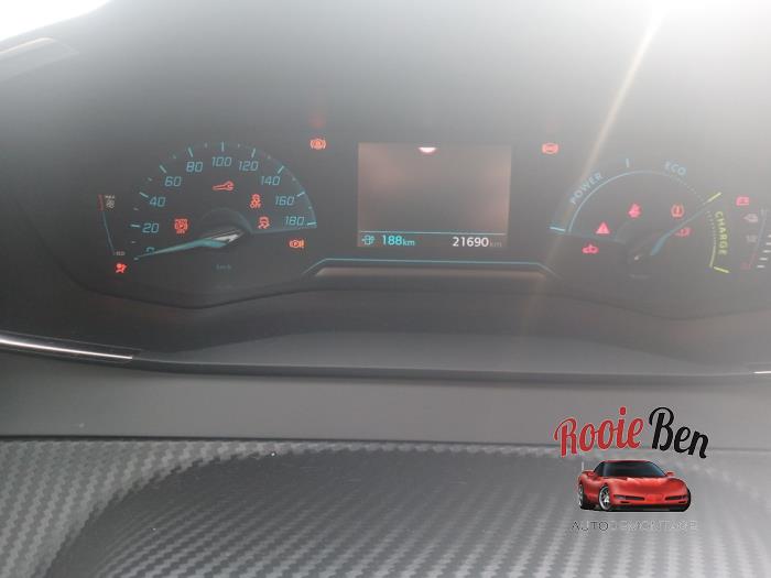 Peugeot 208 II e-208 50 kWh Skadat fordon (2022, GEEL)