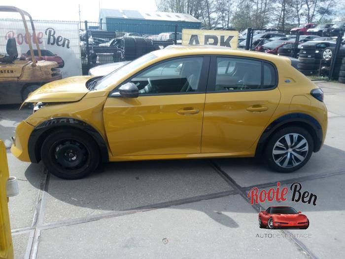 Peugeot 208 II e-208 50 kWh Skadat fordon (2022, GEEL)